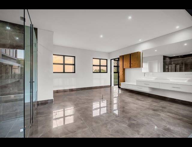 5 BEDROOM HOUSE FOR SALE IN STEYN CITY